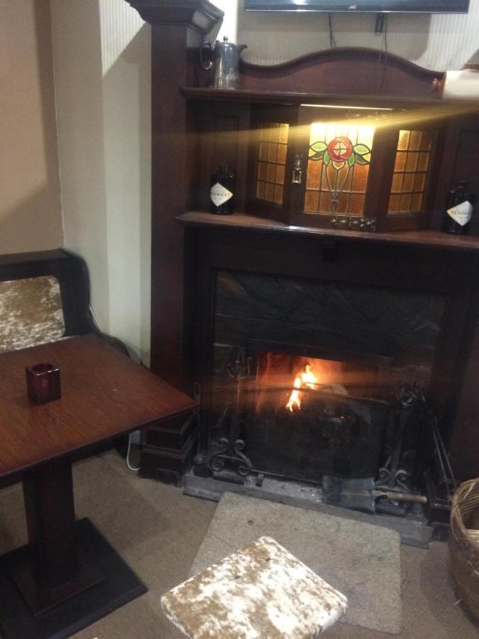 Llansantffraid-ym-Mechain The Lion Hotel מראה חיצוני תמונה